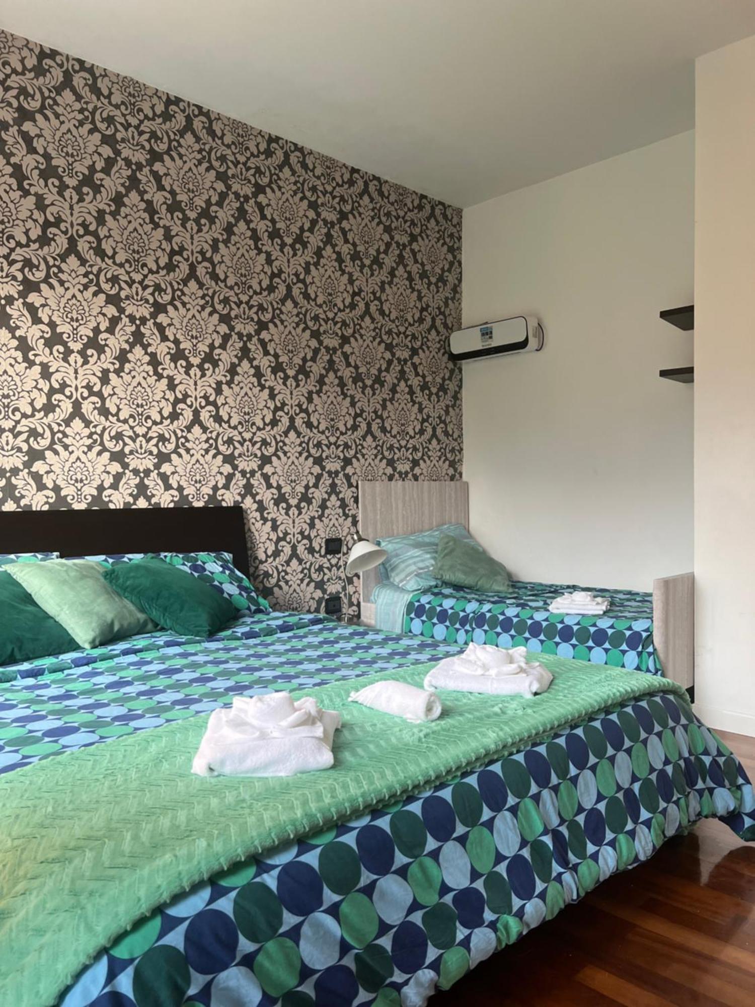 B&B Resilienza - Camera Privata Con Bagno Lecco Εξωτερικό φωτογραφία