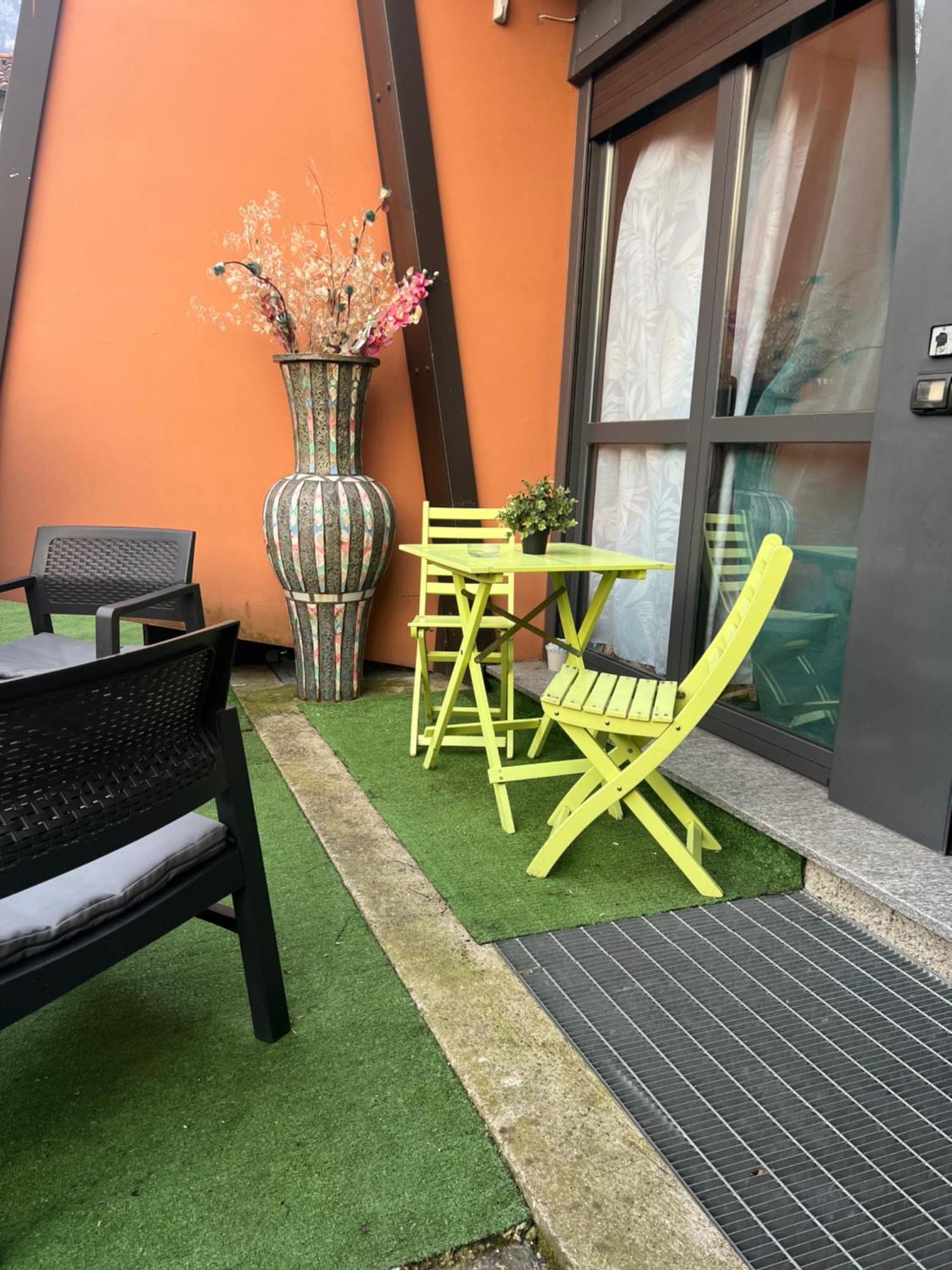 B&B Resilienza - Camera Privata Con Bagno Lecco Εξωτερικό φωτογραφία